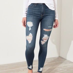 Ripped Hollister Skinny jeans/jeggings